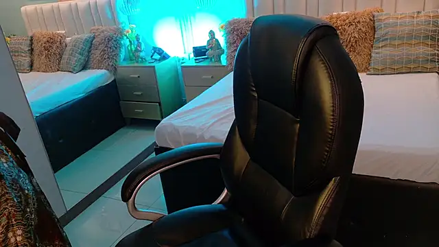 danielamilles online show from 24, 2, 2026