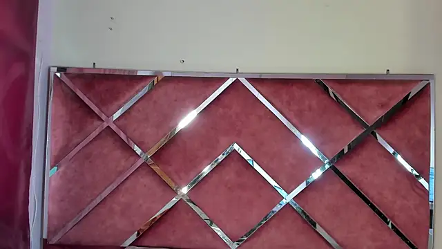 Snapshot of SolTully chatting on 9, 4, 2026 SolTully online show from 9, 4, 2026