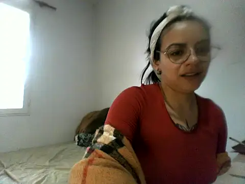 Snapshot of luluclark69 chatting on 10, 6, 2026 luluclark69 online show from 10, 6, 2026