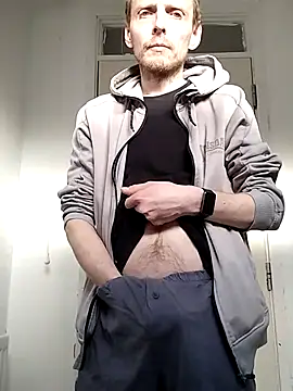 Snapshot of CrookedBunk3527 chatting on 5, 4, 2026 CrookedBunk3527 online show from 5, 4, 2026