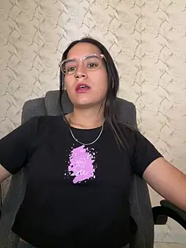 Snapshot of Val12777 chatting on 20, 12, 2025 Val12777 online show from 20, 12, 2025