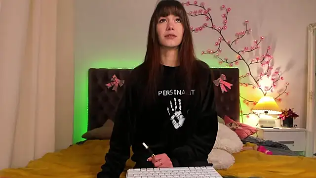 MilanaHotts online show from 5, 2, 2026