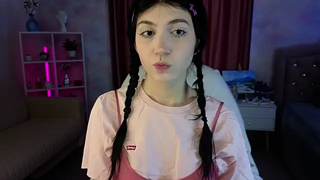 Mila Whelson online show from 20, 2, 2026