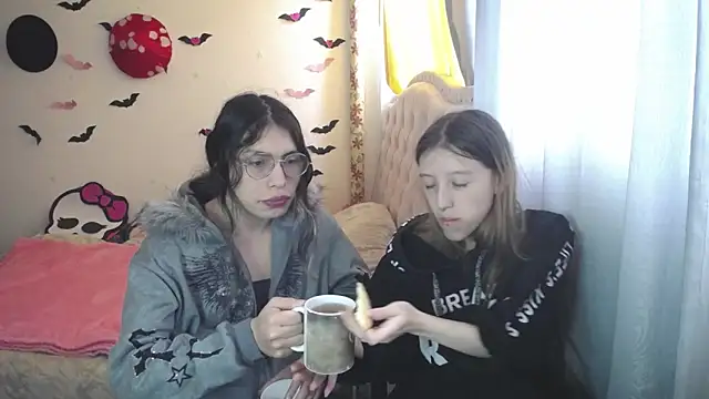 Briar y Blair online show from 17, 3, 2026