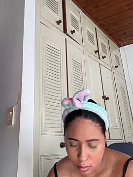 Snapshot of Valery__lovex chatting on 4, 5, 2026 Valery lovex online show from 4, 5, 2026