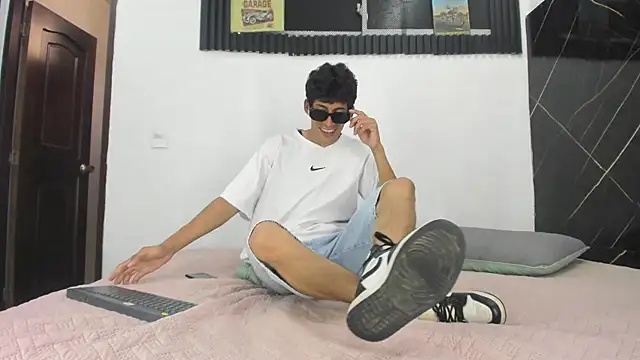 Emer santos online show from 11, 4, 2026