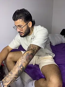 Snapshot of thedragonboyxxx chatting on 2, 2, 2026 thedragonboyxxx online show from 2, 2, 2026