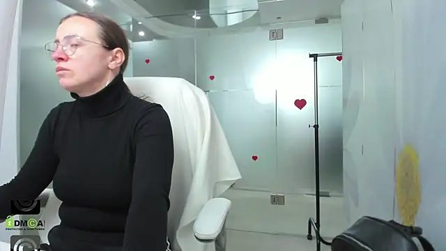 missdominna online show from 8, 4, 2026