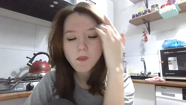 Snapshot of VelmaMaasch chatting on 17, 12, 2025 VelmaMaasch online show from 17, 12, 2025