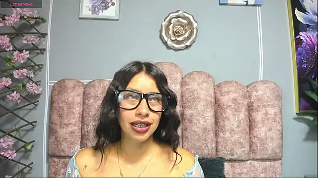 Snapshot of cloyks chatting on 5, 6, 2026 cloyks online show from 5, 6, 2026