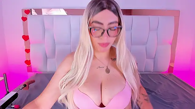 CamilleJuicy  online show from 25, 4, 2026