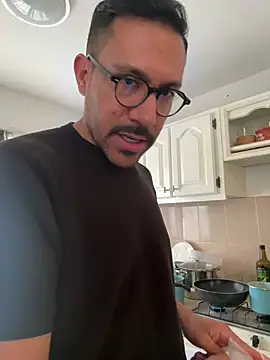AdrianGarcia89 online show from 18, 4, 2026