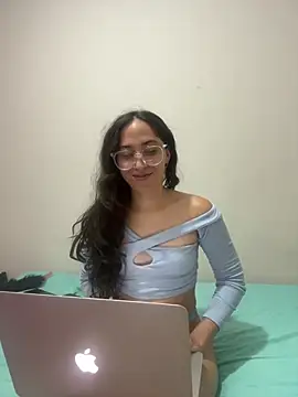 LatinDoll8 online show from 15, 5, 2026