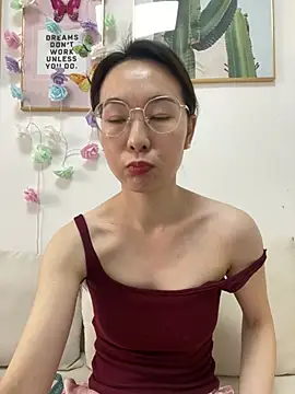 Snapshot of you-005 chatting on 21, 2, 2026 you-005 online show from 21, 2, 2026