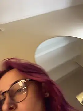 itscleomoon online show from 10, 4, 2026