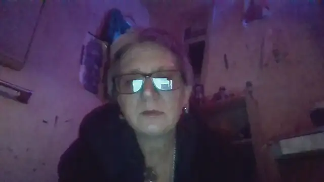 Snapshot of becky1111 chatting on 8, 4, 2026 becky1111 online show from 8, 4, 2026