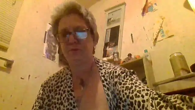 Snapshot of becky1111 chatting on 10, 4, 2026 becky1111 online show from 10, 4, 2026