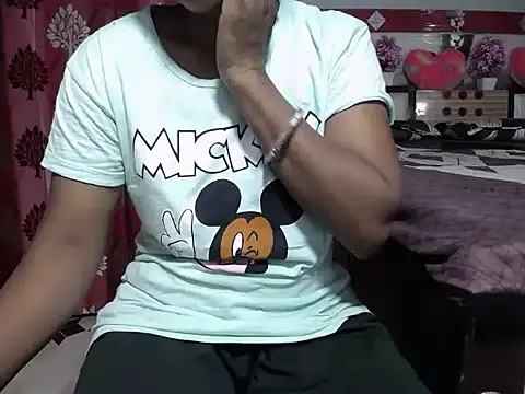 Snapshot of surbhi01 chatting on 3, 6, 2026 surbhi01 online show from 3, 6, 2026