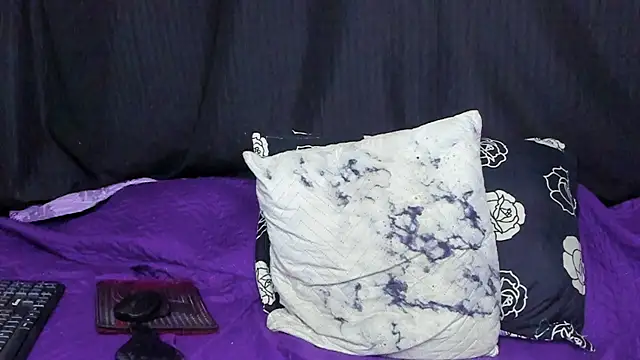 Snapshot of _natzury_ chatting on 28, 7, 2026 natzury online show from 28, 7, 2026