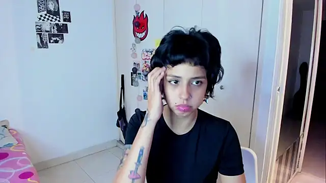 Snapshot of harakitty_ chatting on 13, 3, 2026 harakitty online show from 13, 3, 2026