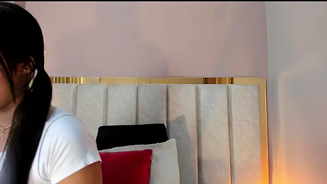 Snapshot of GahiaBelucci chatting on 25, 4, 2026 GahiaBelucci online show from 25, 4, 2026