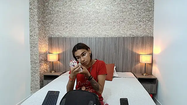 zoe bermudez online show from 19, 12, 2025