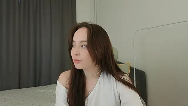 fallin lovee online show from 2, 4, 2026