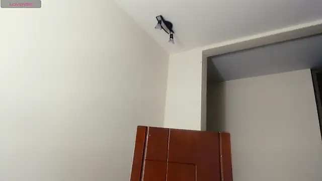 Agatha Dubois4  online show from 15, 4, 2026