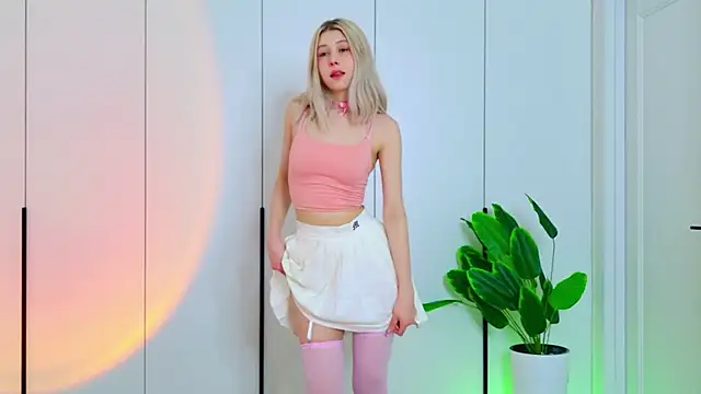 MidnightLily  online show from 6, 3, 2026