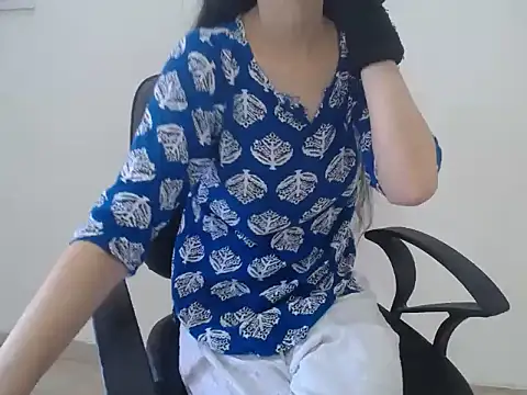 Farhana beautyfull online show from 16, 4, 2026