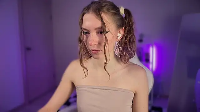 KellySunn online show from 6, 4, 2026