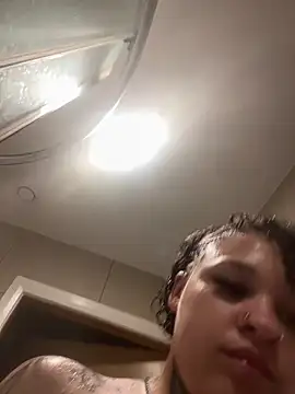 urprettygirlleenay online show from 21, 4, 2026