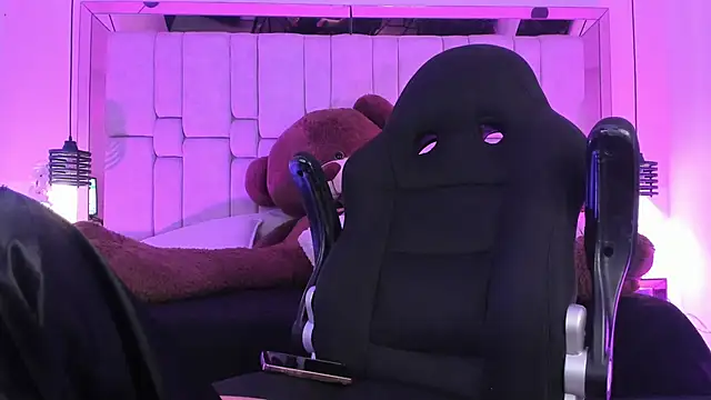 Charlotteinpole online show from 19, 1, 2026