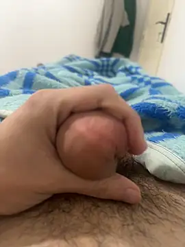 Snapshot of Grossebite2905 chatting on 19, 1, 2026 Grossebite2905 online show from 19, 1, 2026