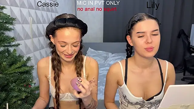 Snapshot of girls_secrets chatting on 9, 1, 2026 girls secrets online show from 9, 1, 2026