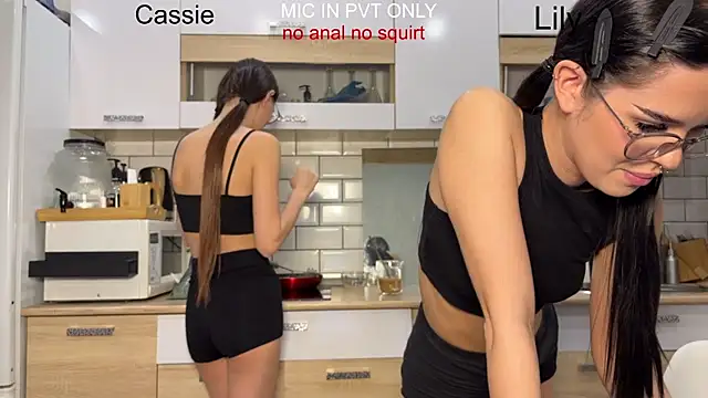 Snapshot of girls_secrets chatting on 12, 1, 2026 girls secrets online show from 12, 1, 2026