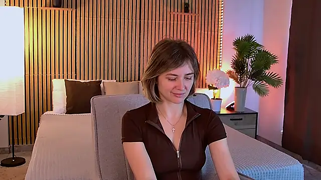 EmeraldGlow online show from 13, 4, 2026