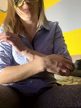 Snapshot of SexyMamiVee chatting on 10, 1, 2026 SexyMamiVee online show from 10, 1, 2026