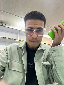 Latin Paisa Boy online show from 11, 2, 2026