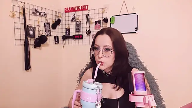 XXGoddessLXX online show from 4, 2, 2026