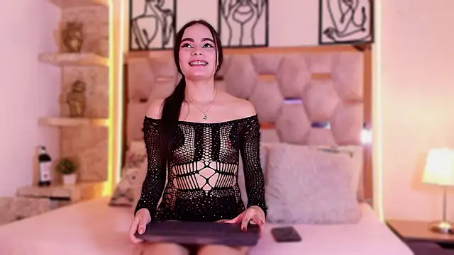 Sophieh Sweet online show from 9, 2, 2026