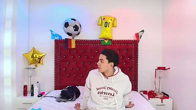 Snapshot of Jaden_and_sofia chatting on 23, 6, 2026 Jaden and sofia online show from 23, 6, 2026