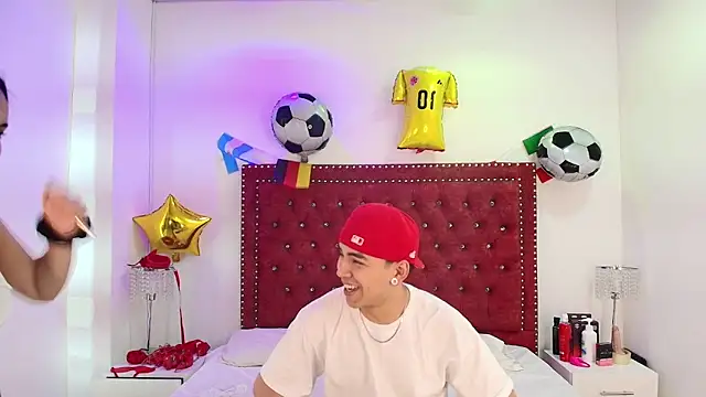 Snapshot of Jaden_and_sofia chatting on 1, 7, 2026 Jaden and sofia online show from 1, 7, 2026