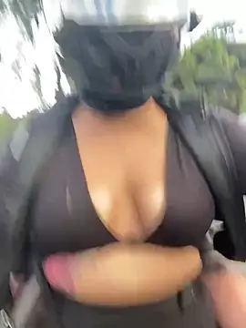 Scarlet auraa online show from 18, 2, 2026