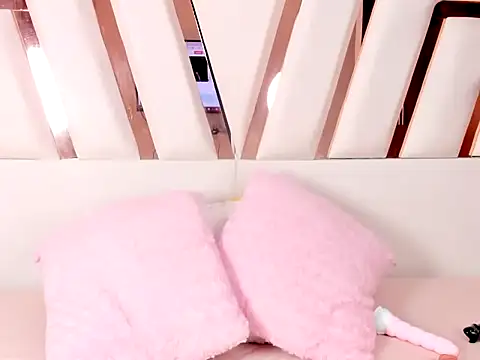 Snapshot of MiaKleinX chatting on 18, 5, 2026 MiaKleinX online show from 18, 5, 2026