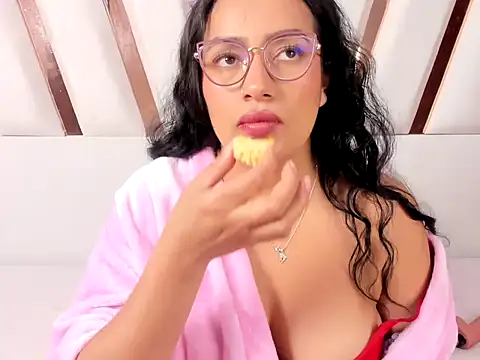 Snapshot of MiaKleinX chatting on 11, 6, 2026 MiaKleinX online show from 11, 6, 2026