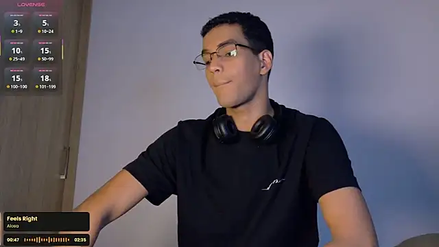 Snapshot of Pikashu7u7 chatting on 3, 2, 2026 Pikashu7u7 online show from 3, 2, 2026