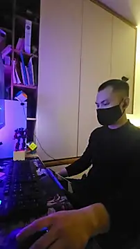 Snapshot of OnlyHand9x chatting on 2, 2, 2026 OnlyHand9x online show from 2, 2, 2026