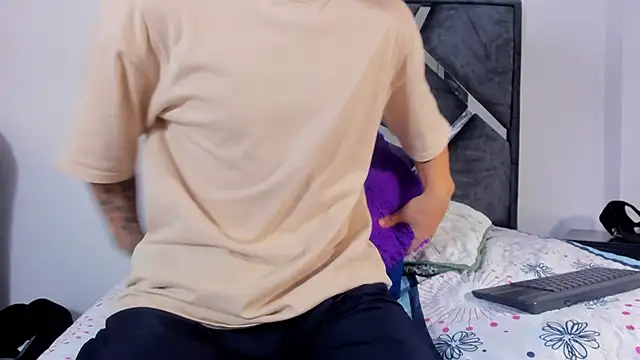 Liam saint online show from 16, 2, 2026