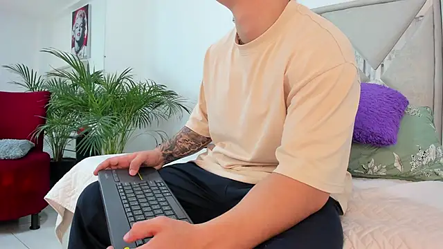 Liam saint online show from 13, 3, 2026